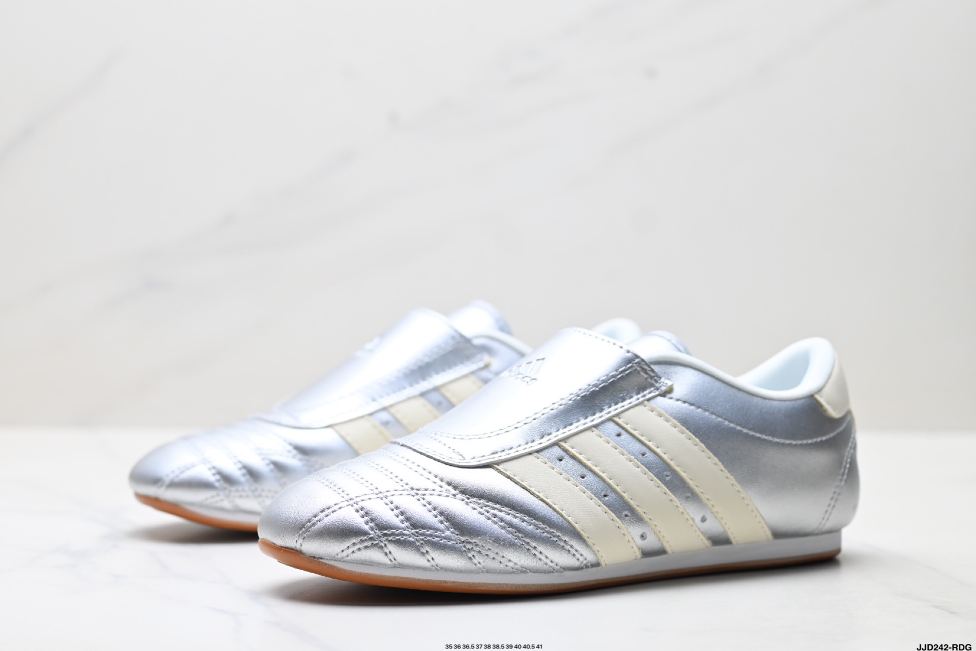 Adidas Originals Taekwondo 阿迪达斯 运动舒适 防滑耐磨包裏性低帮 训练鞋 JS4023