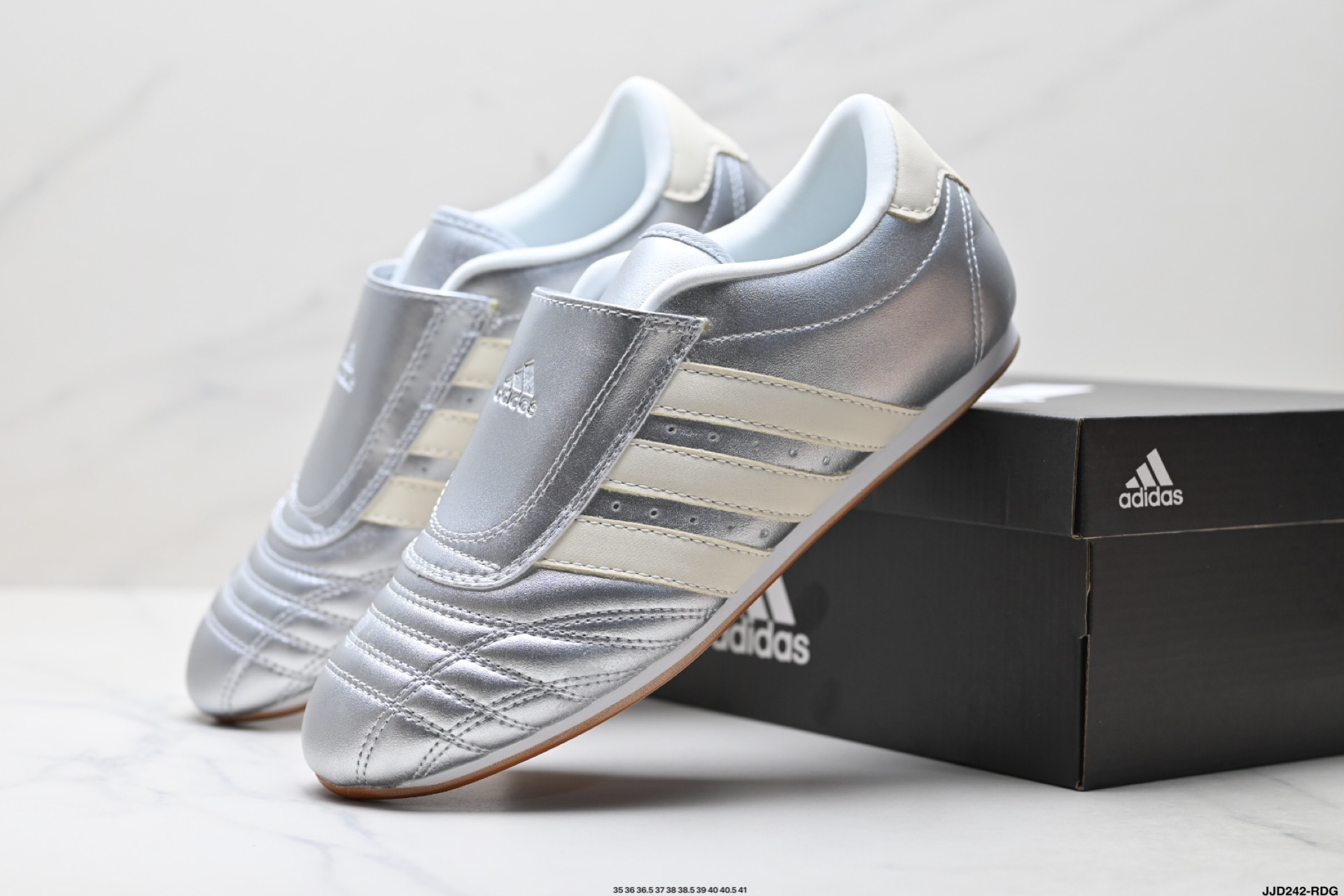 Adidas Originals Taekwondo 阿迪达斯 运动舒适 防滑耐磨包裏性低帮 训练鞋 JS4023