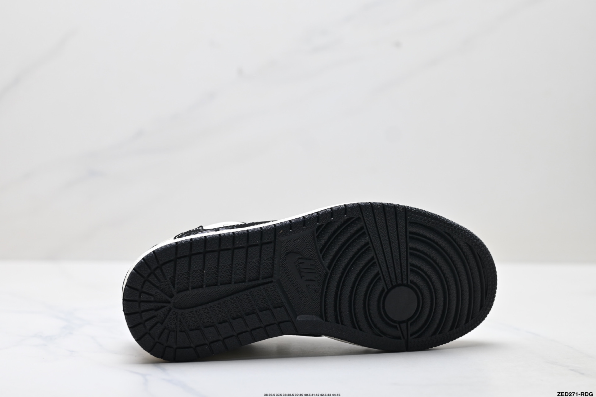 Nike Air Jordan 1 x Travis Scott AJ1倒勾 乔一倒钩 ‘DIY’定制 耐克 低帮文化篮球鞋 DD7866-112