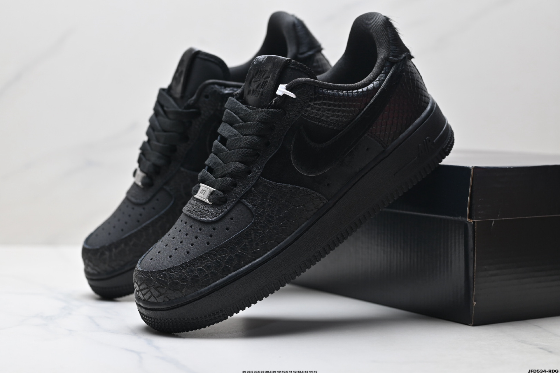 NIKE AIR FORCE 1‘07 HQ1977-001