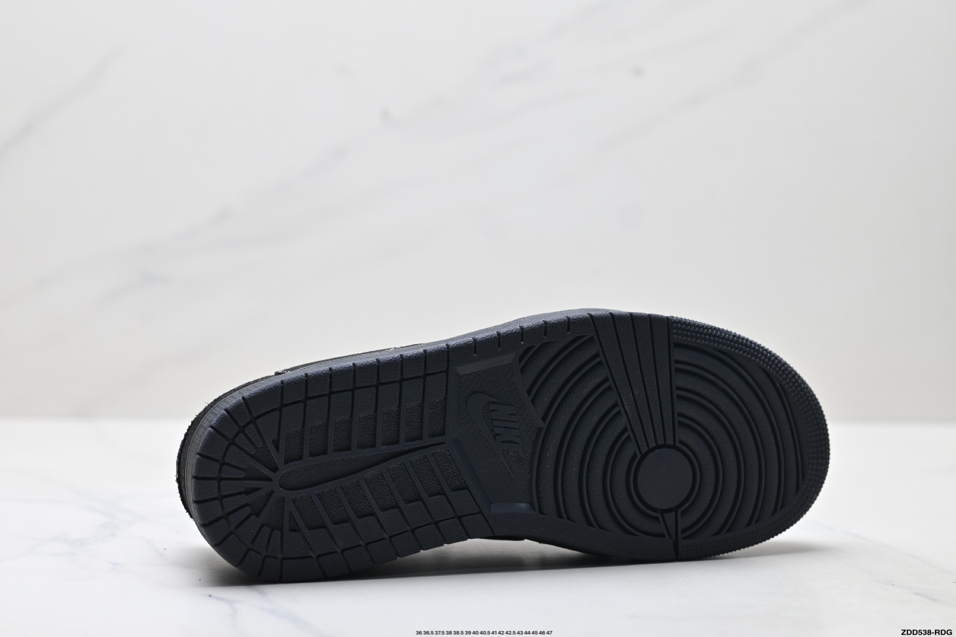 Nike Air Jordan 1 x Travis Scott AJ1倒勾 乔一倒钩 耐克 低帮文化篮球鞋 DM7866-001