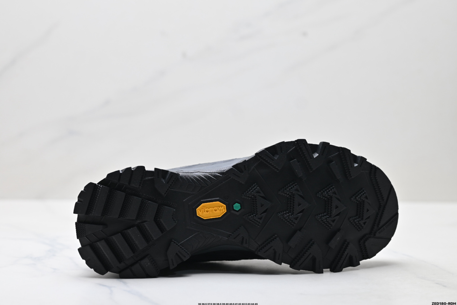 凯乐石KAILAS 远征5 FLT 舒适简约经典登山 防滑耐磨防水 低帮 徒步鞋 KS251