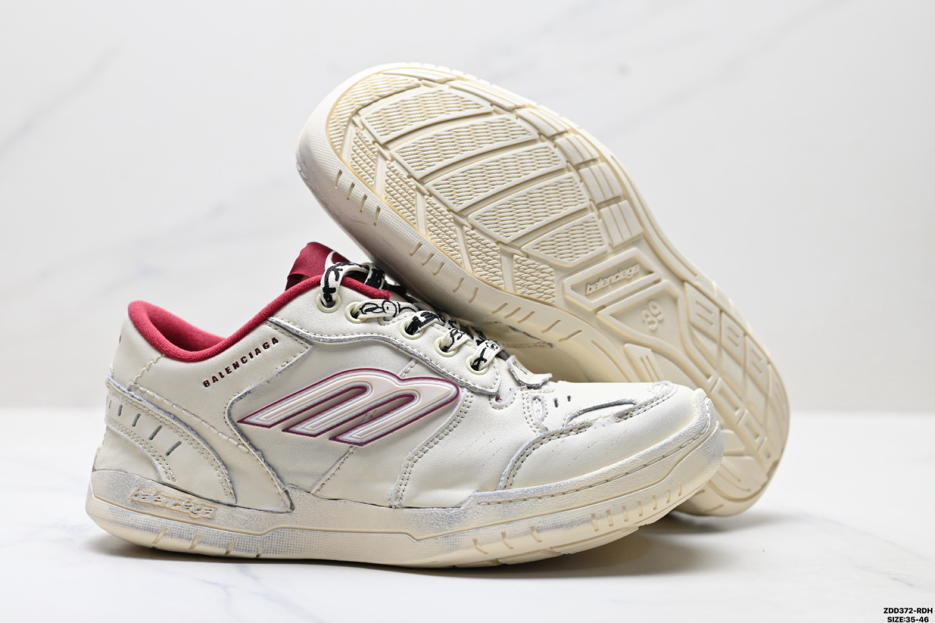 Balenciaga巴黎世家 Hamptons Worn-Out 圆头系带做旧低帮板鞋 841763 WCURS 9960