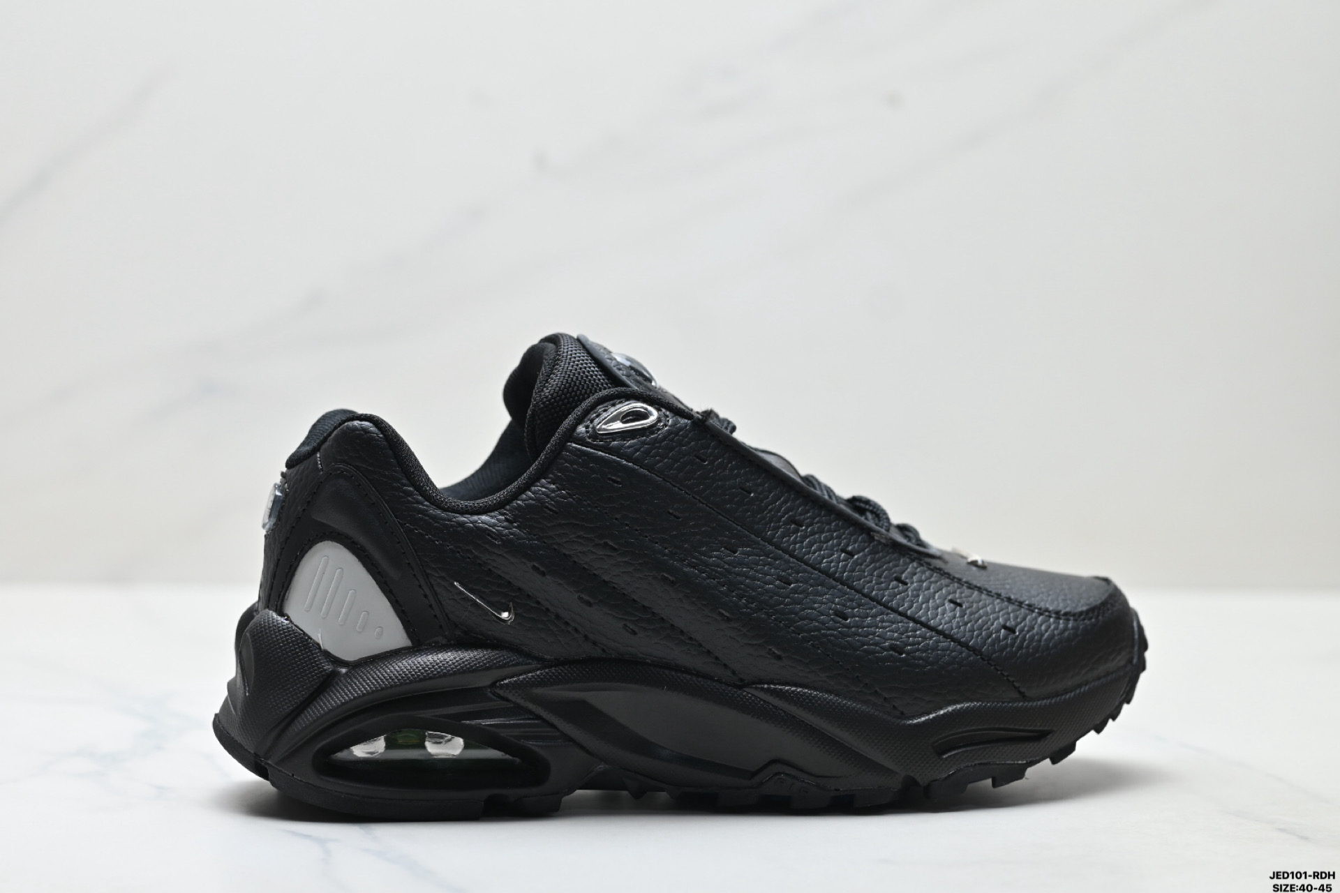 Nike NOCTA Hot Step 82: Comodidad y estilo urbano en cada paso