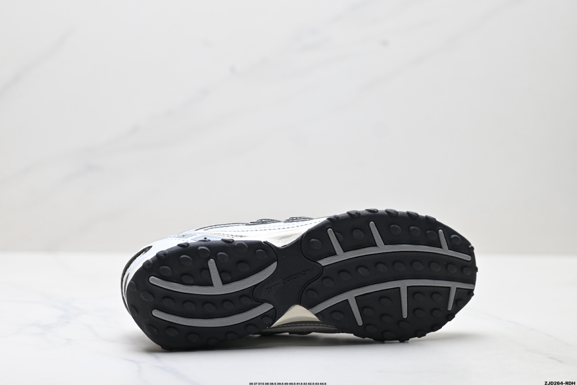 New Balance 204L系列 新百伦 薄底鞋 薄底皮质鞋带德训系 减震耐磨包裹性支撑轻便 低帮 生活休闲鞋 U204LSWD