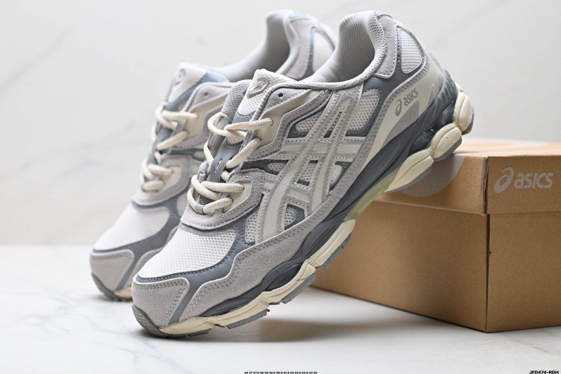 ASICS GEL-NYC 亚瑟士 透气网眼鞋面 配合部分合成革材质 采用全新AHAR+橡胶材质 更加耐磨 1203A789-103