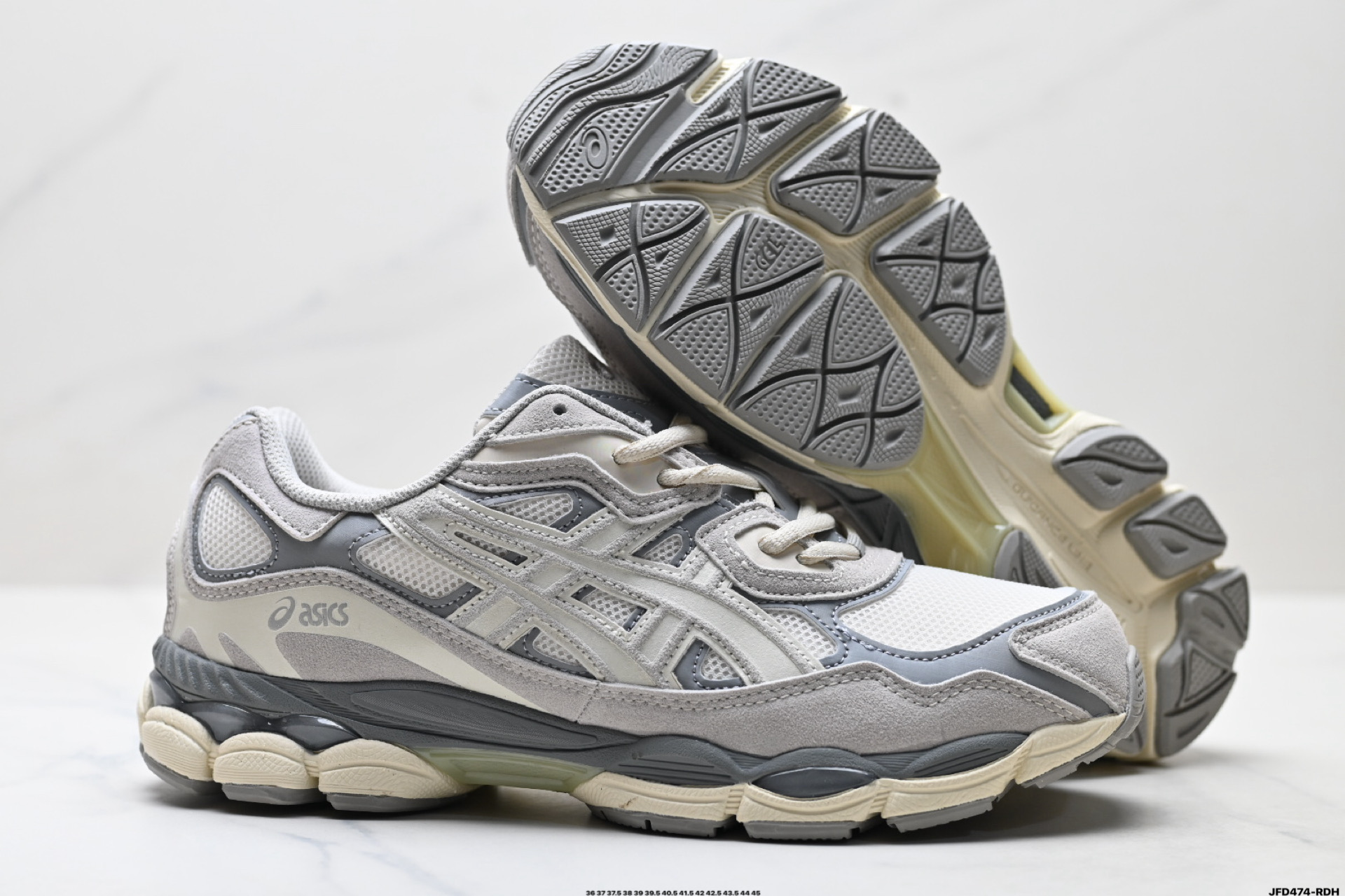 ASICS GEL-NYC 亚瑟士 透气网眼鞋面 配合部分合成革材质 采用全新AHAR+橡胶材质 更加耐磨 1203A789-103