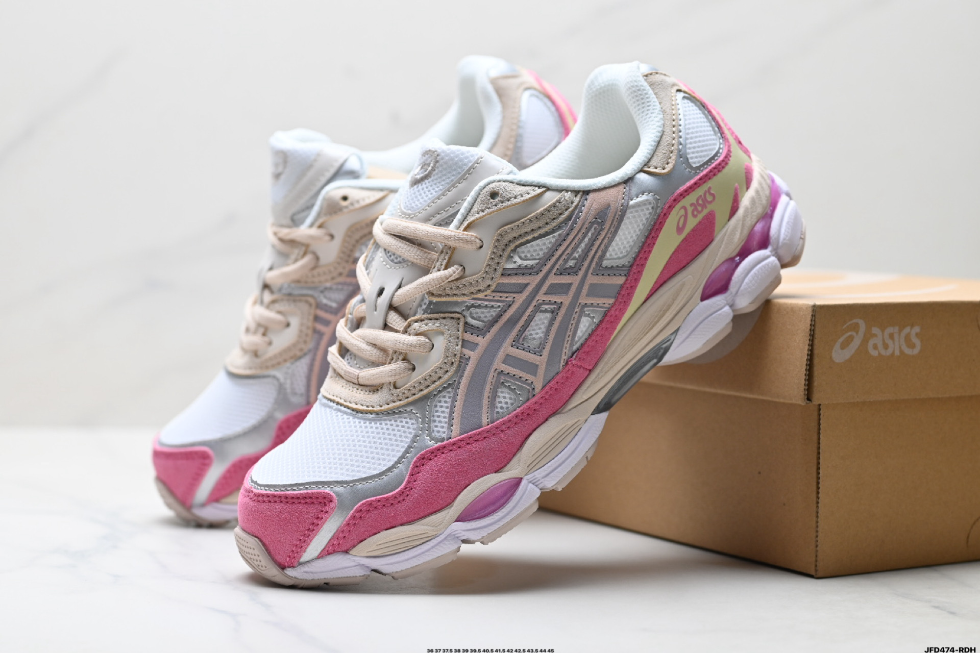 ASICS GEL-NYC 亚瑟士 透气网眼鞋面 配合部分合成革材质 采用全新AHAR+橡胶材质 更加耐磨 1203A789-103