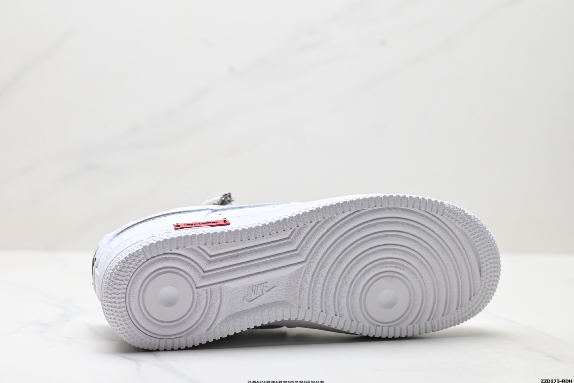 NIKE AIR FORCE 1‘07 LV8 XL1979-110