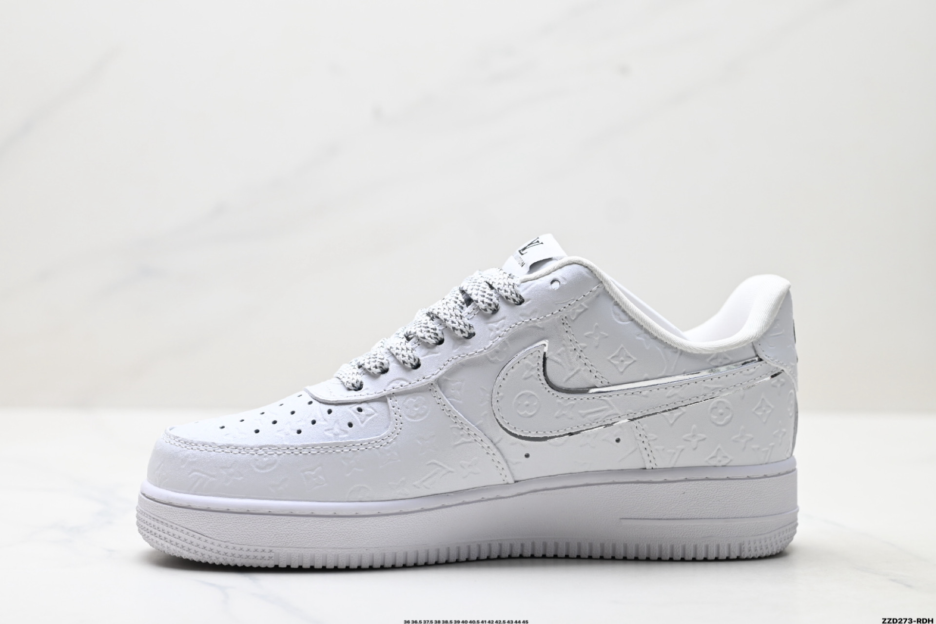 NIKE AIR FORCE 1‘07 LV8 XL1979-110