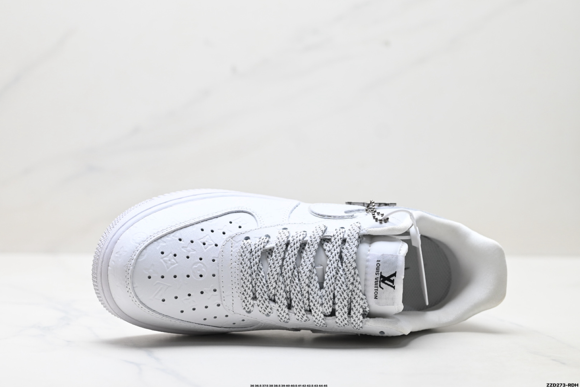 NIKE AIR FORCE 1‘07 LV8 XL1979-110