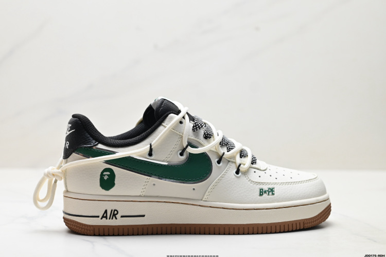 Nike Air Force 1 '07 BAPE: קלאסיקה עם טוויסט אופנתי ומגניב - קנו עכשיו! 1 Nike Air Force 1 ’07 BAPE: קלאסיקה עם טוויסט אופנתי ומגניב – קנו עכשיו!
