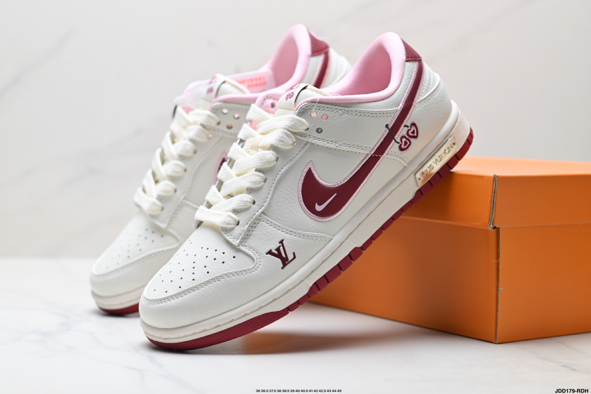 Nike Dunk Low Retro: Estilo Casual y Comodidad Premium para tu Día a Día 3 i1757175606278 9035 0 7