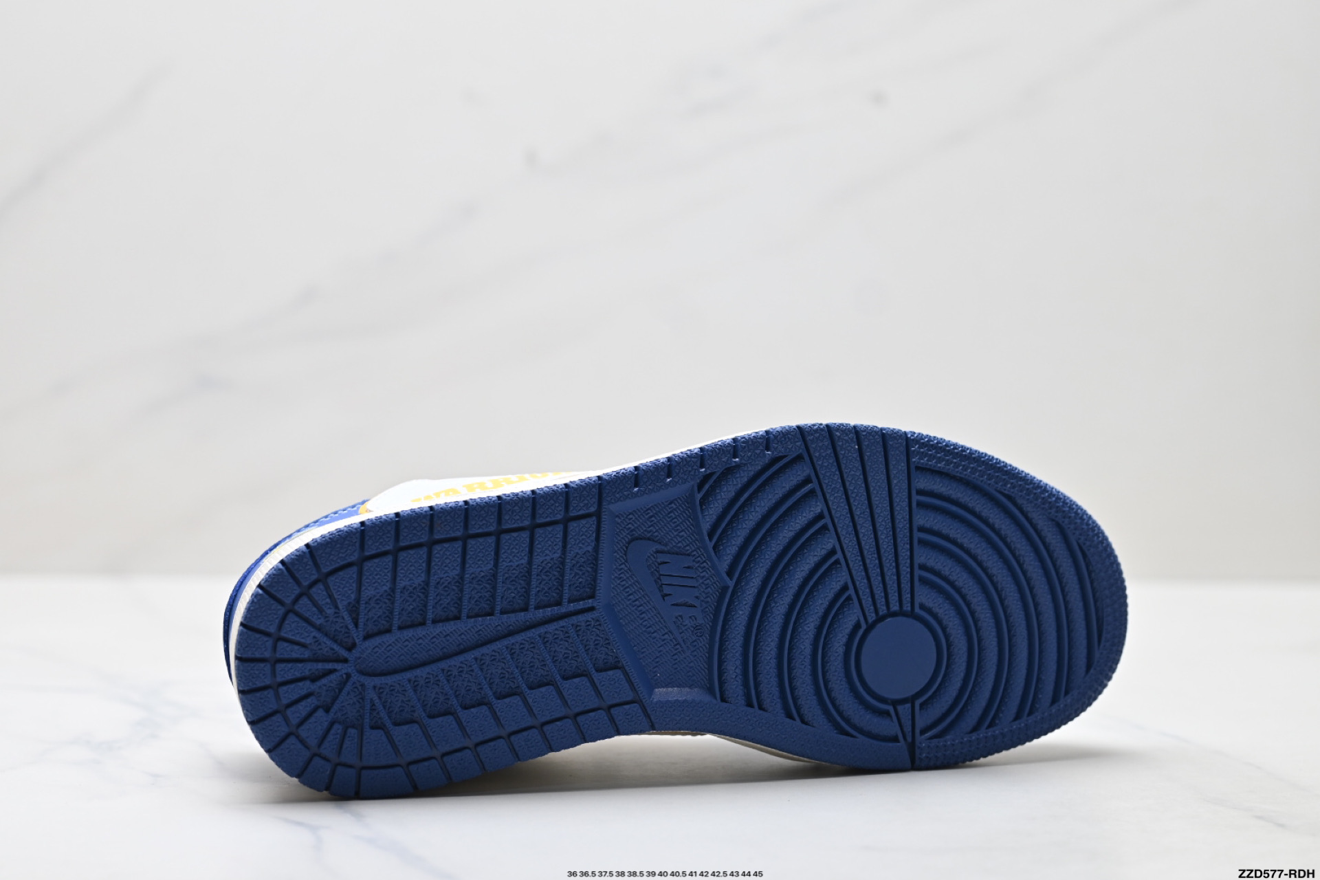 Nike Air Jordan 1 x Travis Scott AJ1倒勾 乔一倒钩 ‘DIY’定制 耐克 低帮文化篮球鞋 XB1979-012