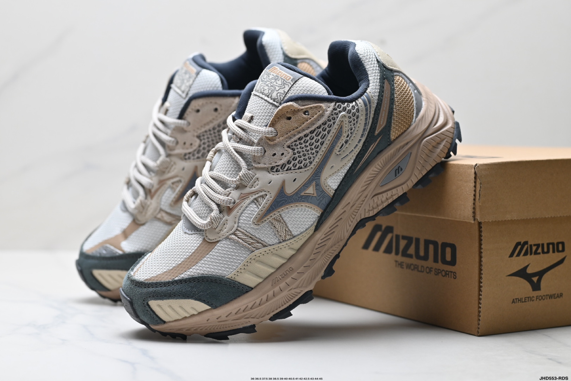 Mizuno美津浓男女25春夏新款透气缓震运动休闲跑步鞋 D1GH22