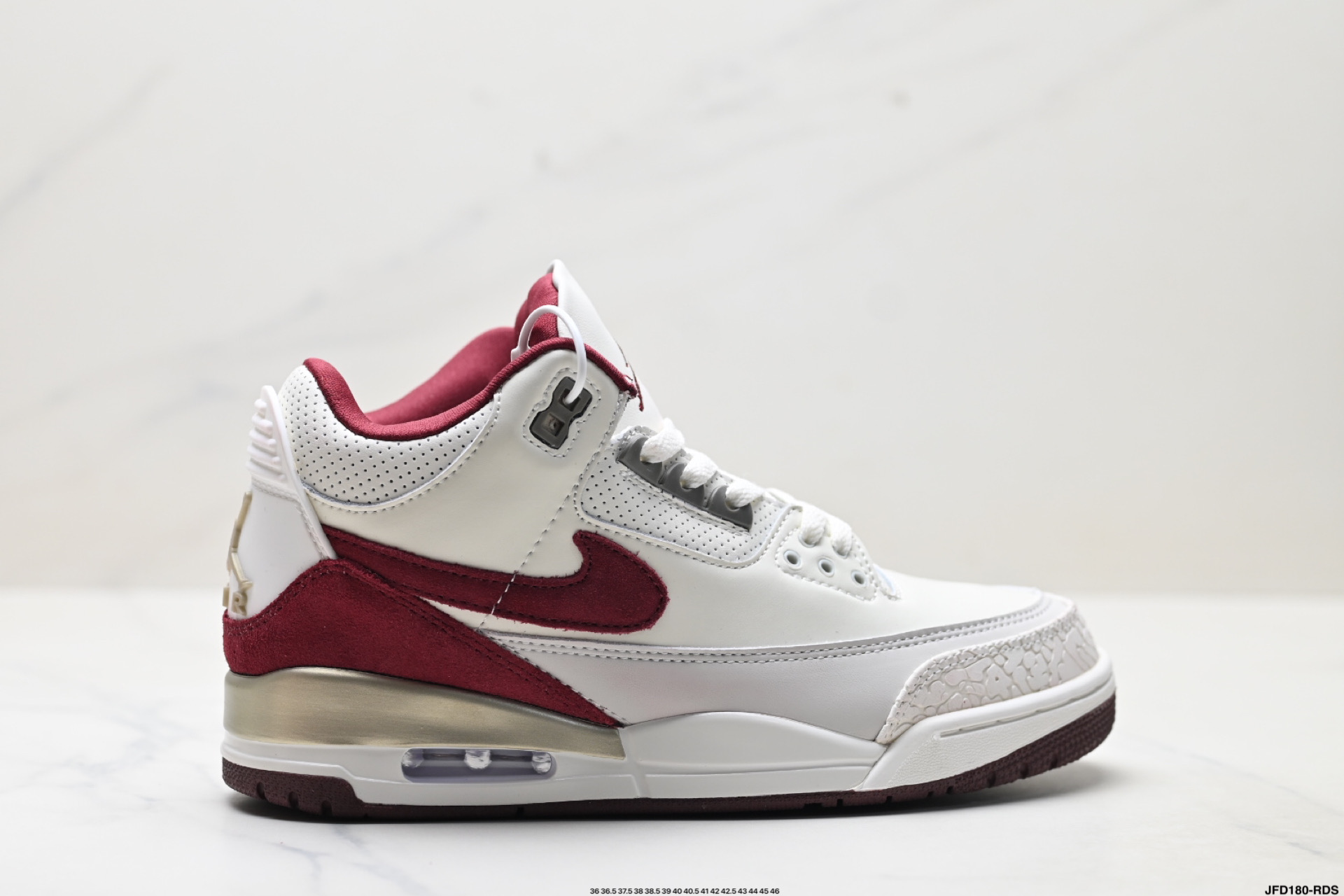 🈴️💰190
公司级✅Air Jordan 3 Retro ”Hide and Sneak“ 白灰棕 AJ3 乔丹3代 aj3 乔3 白灰棕 乔丹篮球鞋系列 该款以白色搭配灰棕细节，辅以标志性的爆裂纹元素，经典的白色荔枝皮鞋身，辅以醒目爆裂纹点缀，深灰棕色的细节装扮让吸睛指爆表，颇有摩卡的既视感。
货号:lB4712-161
尺码:36 36.5 37.5 38 38.5 39 40 40.5 41 42 42.5 43 44 45 46
ID:JFD180-RDS