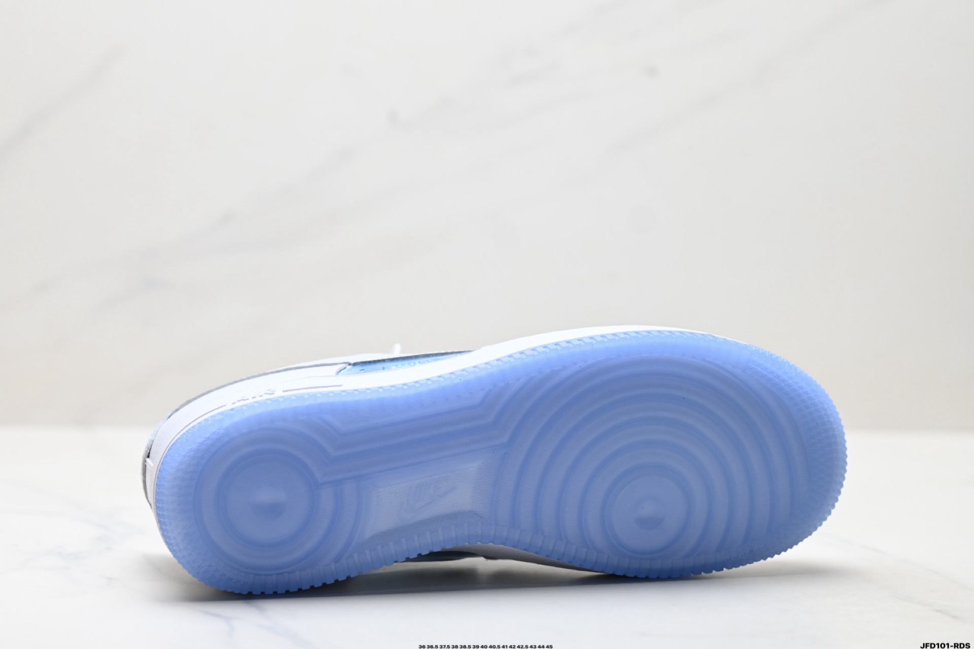 NIKE AIR FORCE 1‘07 IB5724-100