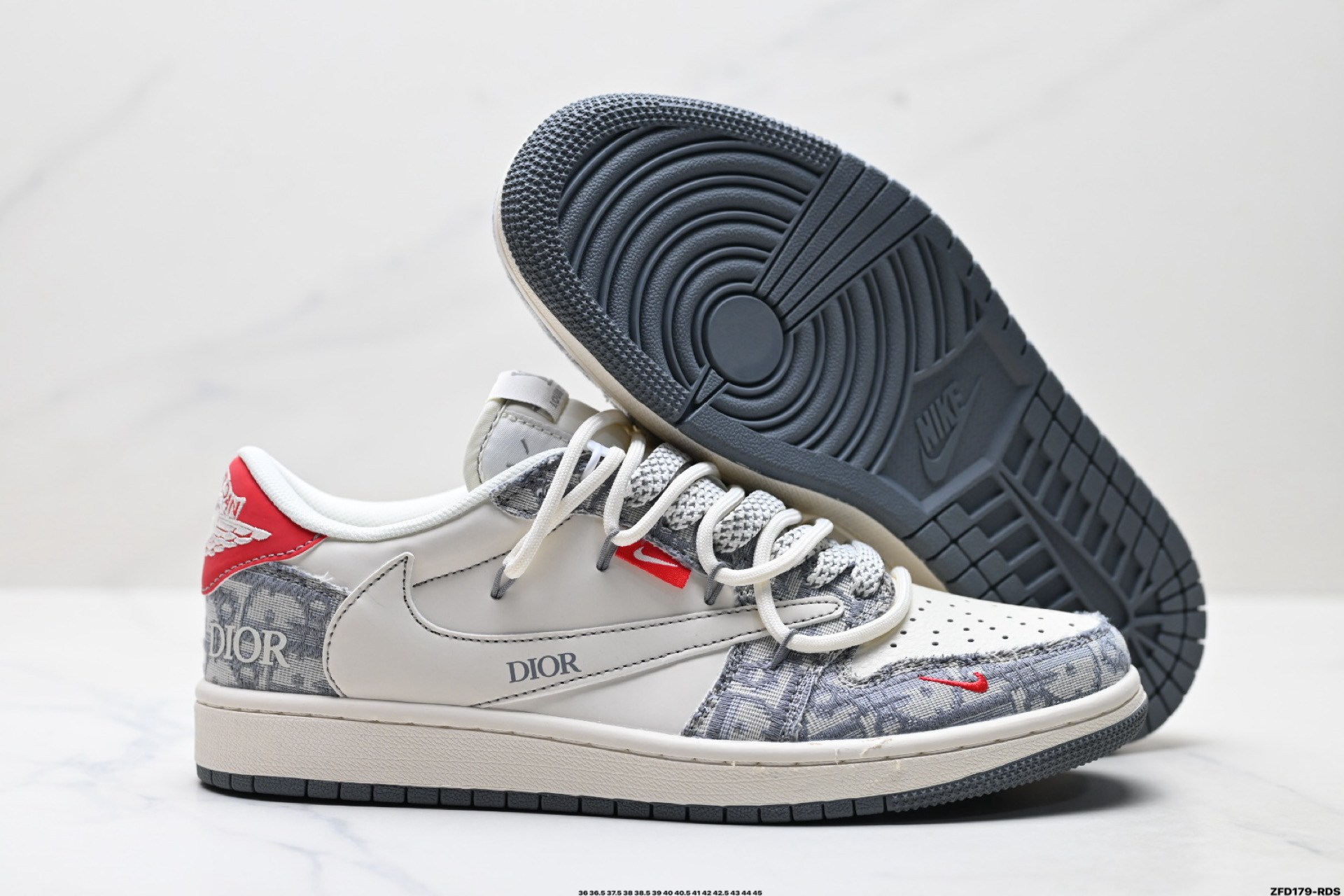 Nike Air Jordan 1 x Travis Scott AJ1倒勾 乔一倒钩 ‘DIY’定制 耐克 低帮文化篮球鞋 HT5088-602