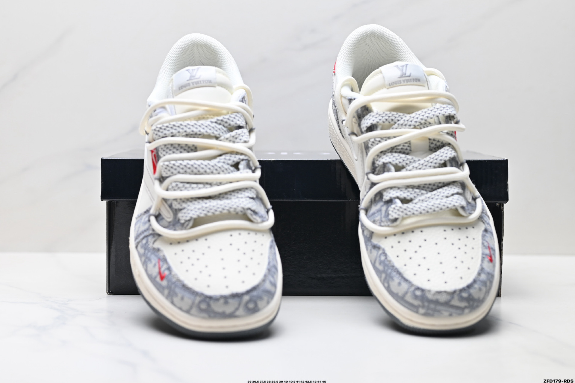 Nike Air Jordan 1 x Travis Scott AJ1倒勾 乔一倒钩 ‘DIY’定制 耐克 低帮文化篮球鞋 HT5088-602