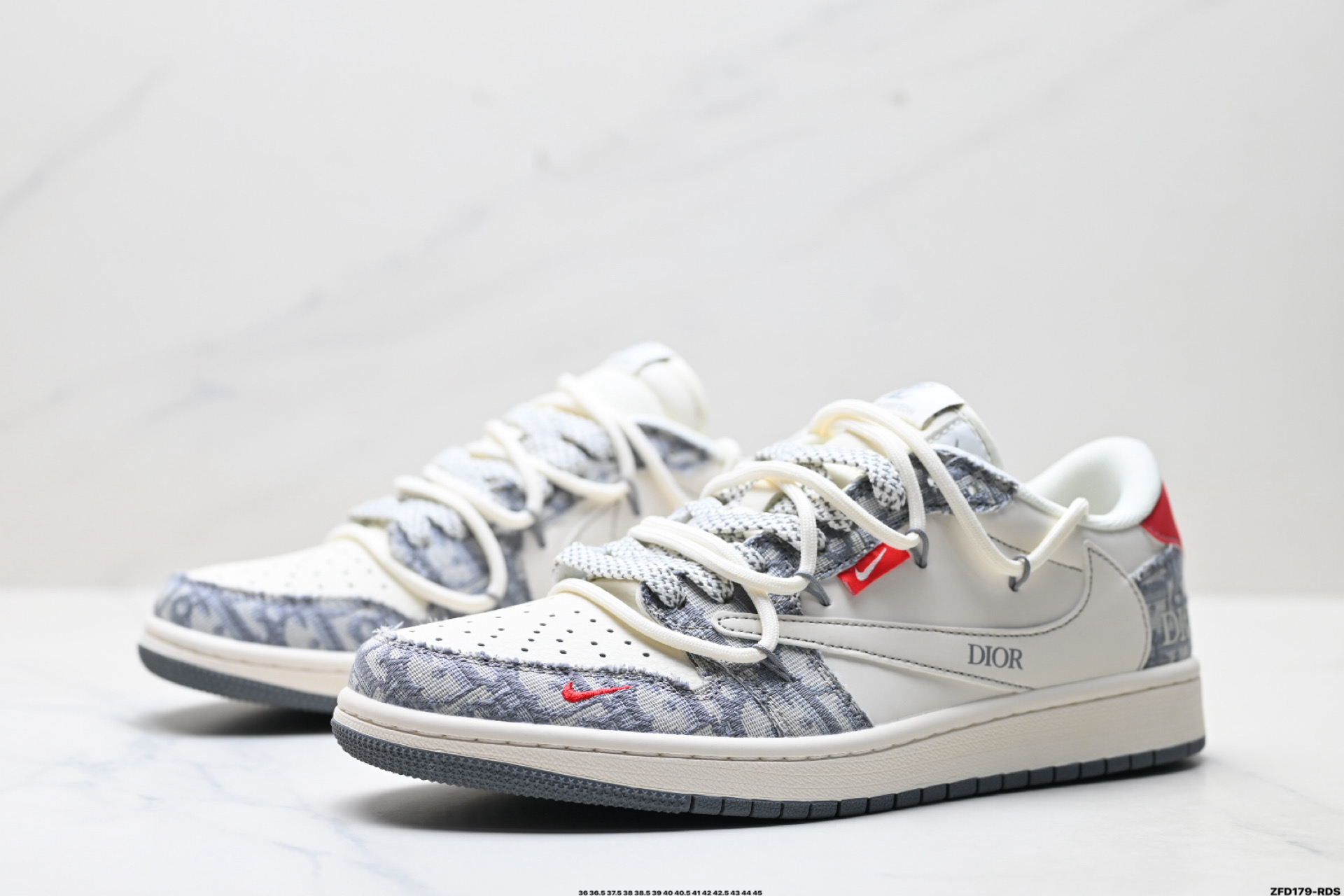 Nike Air Jordan 1 x Travis Scott AJ1倒勾 乔一倒钩 ‘DIY’定制 耐克 低帮文化篮球鞋 HT5088-602