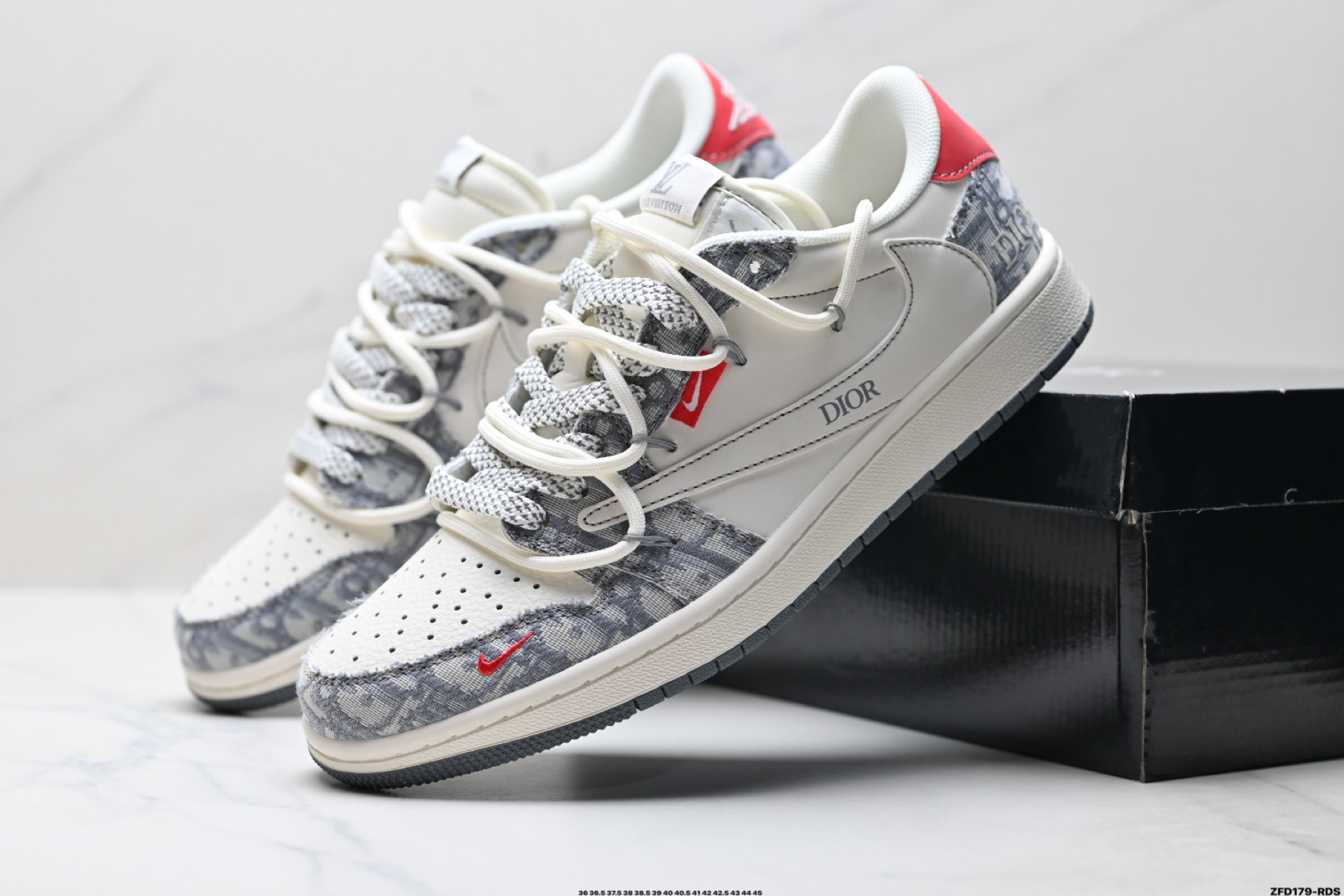 Nike Air Jordan 1 x Travis Scott AJ1倒勾 乔一倒钩 ‘DIY’定制 耐克 低帮文化篮球鞋 HT5088-602