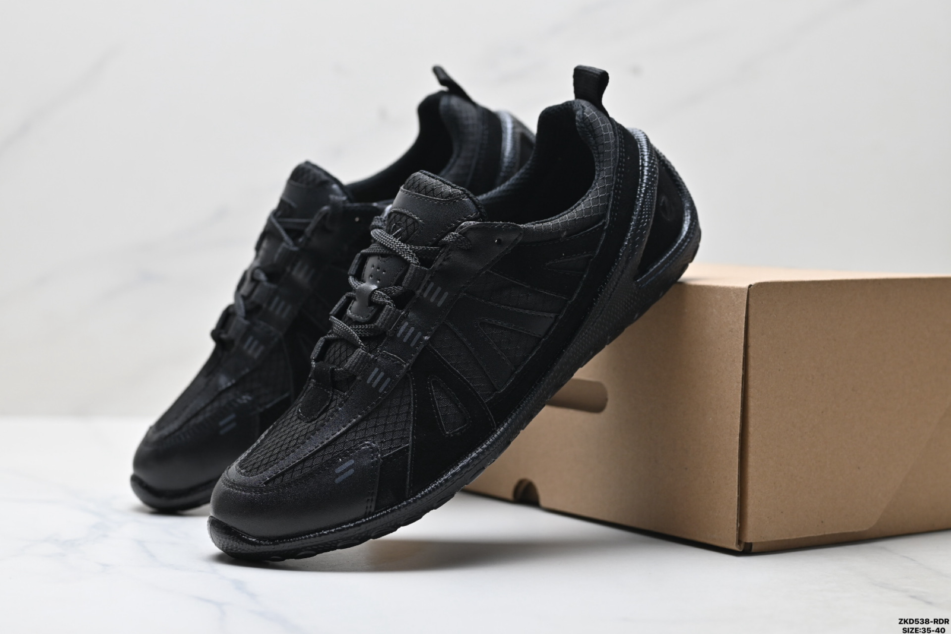 Ecco爱步 BIOM LITE系列 牛皮 圆头厚底系带 低帮 徒步鞋 802433-510