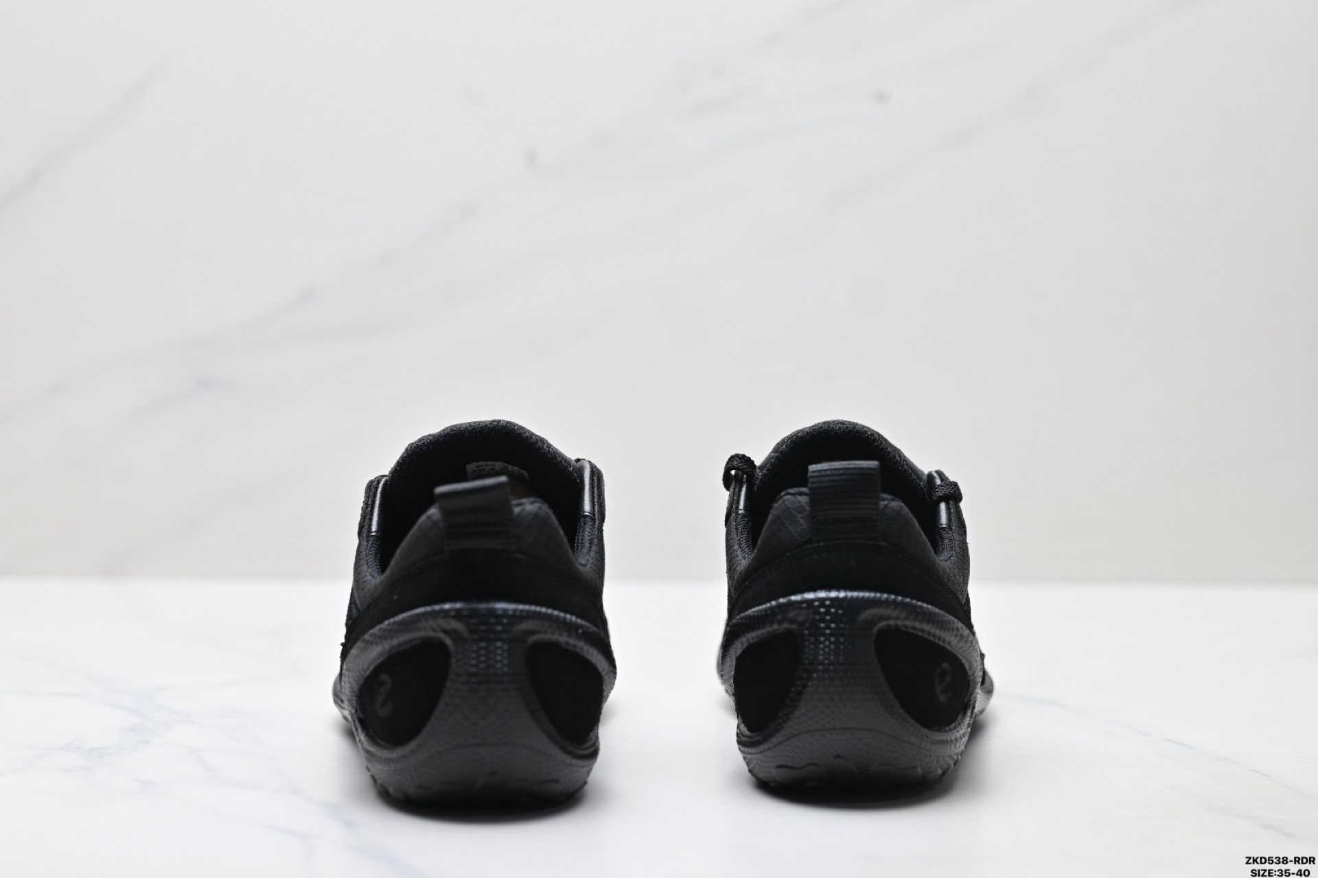 Ecco爱步 BIOM LITE系列 牛皮 圆头厚底系带 低帮 徒步鞋 802433-510