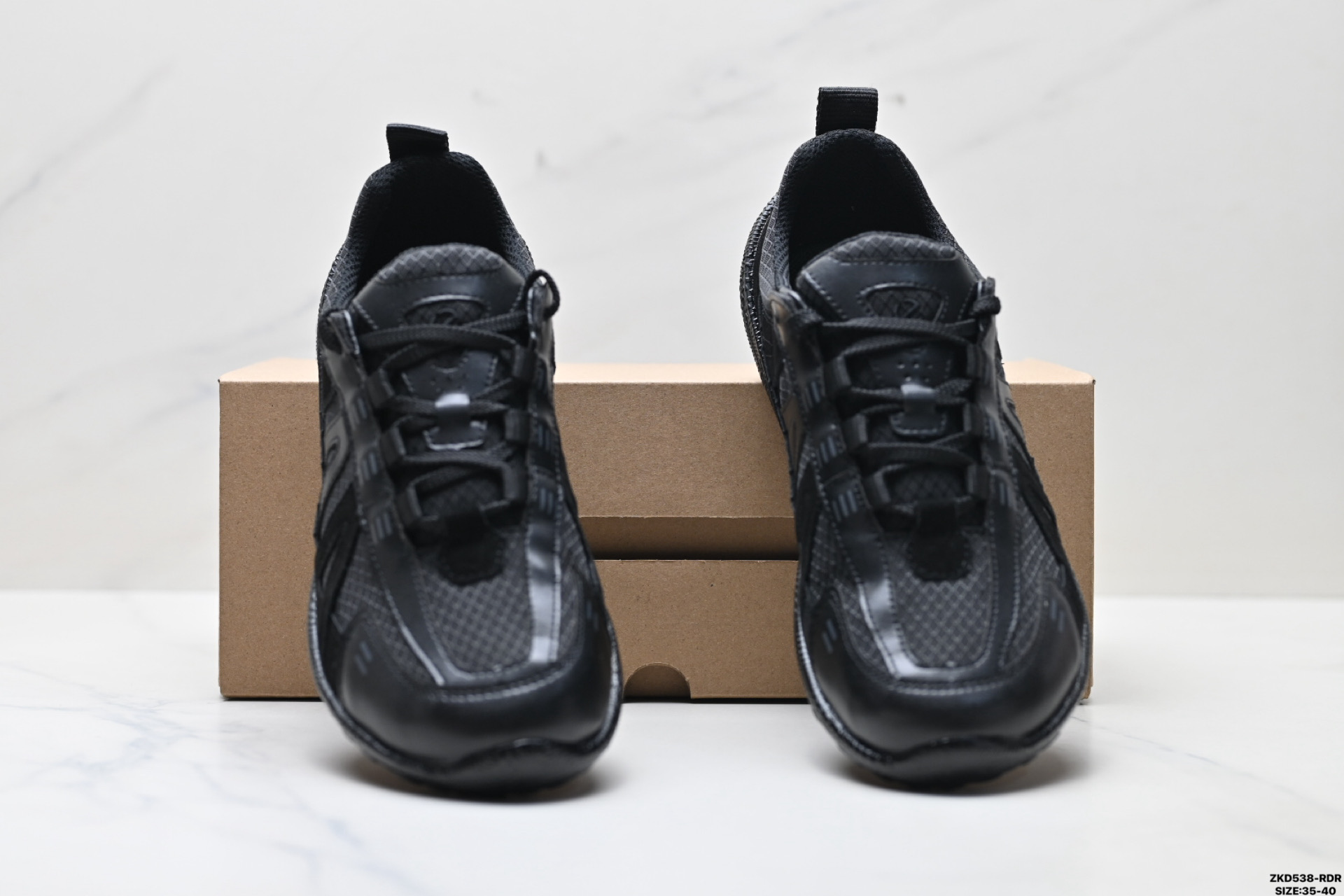 Ecco爱步 BIOM LITE系列 牛皮 圆头厚底系带 低帮 徒步鞋 802433-510