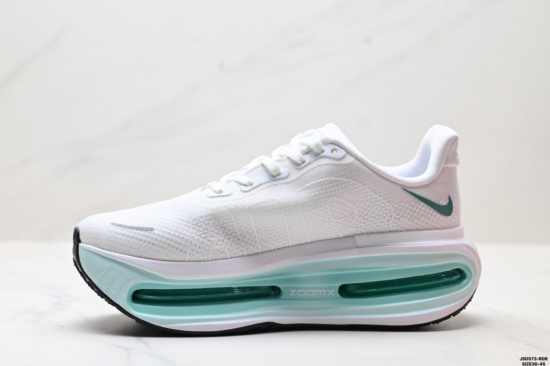 Nike VOMERO PREMIUM 耐克 舒适减震防滑 低帮跑步鞋 FN8453-022