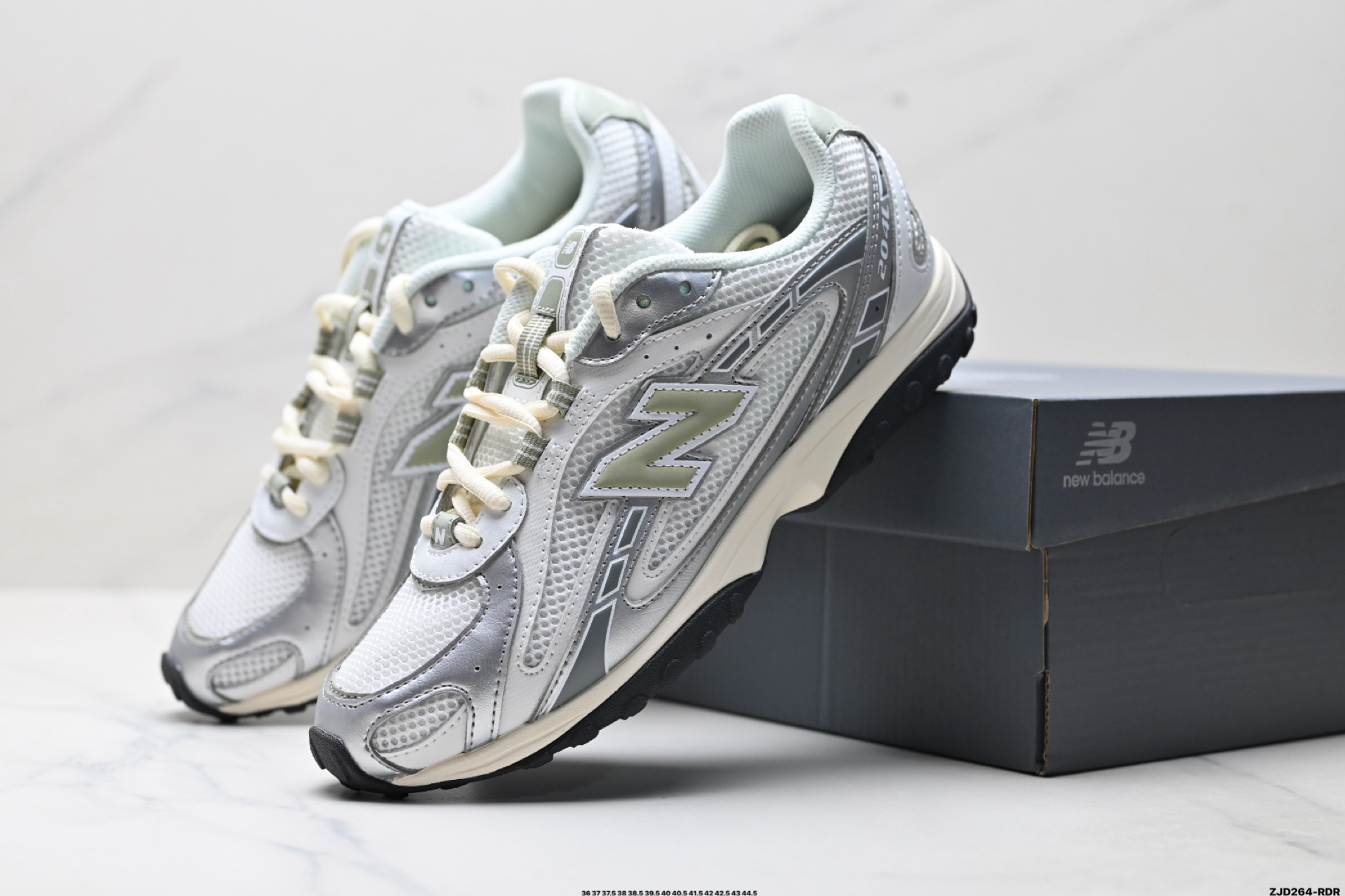 New Balance 204L系列 新百伦 薄底鞋 薄底皮质鞋带德训系 低帮 生活休闲鞋 U204LSWB