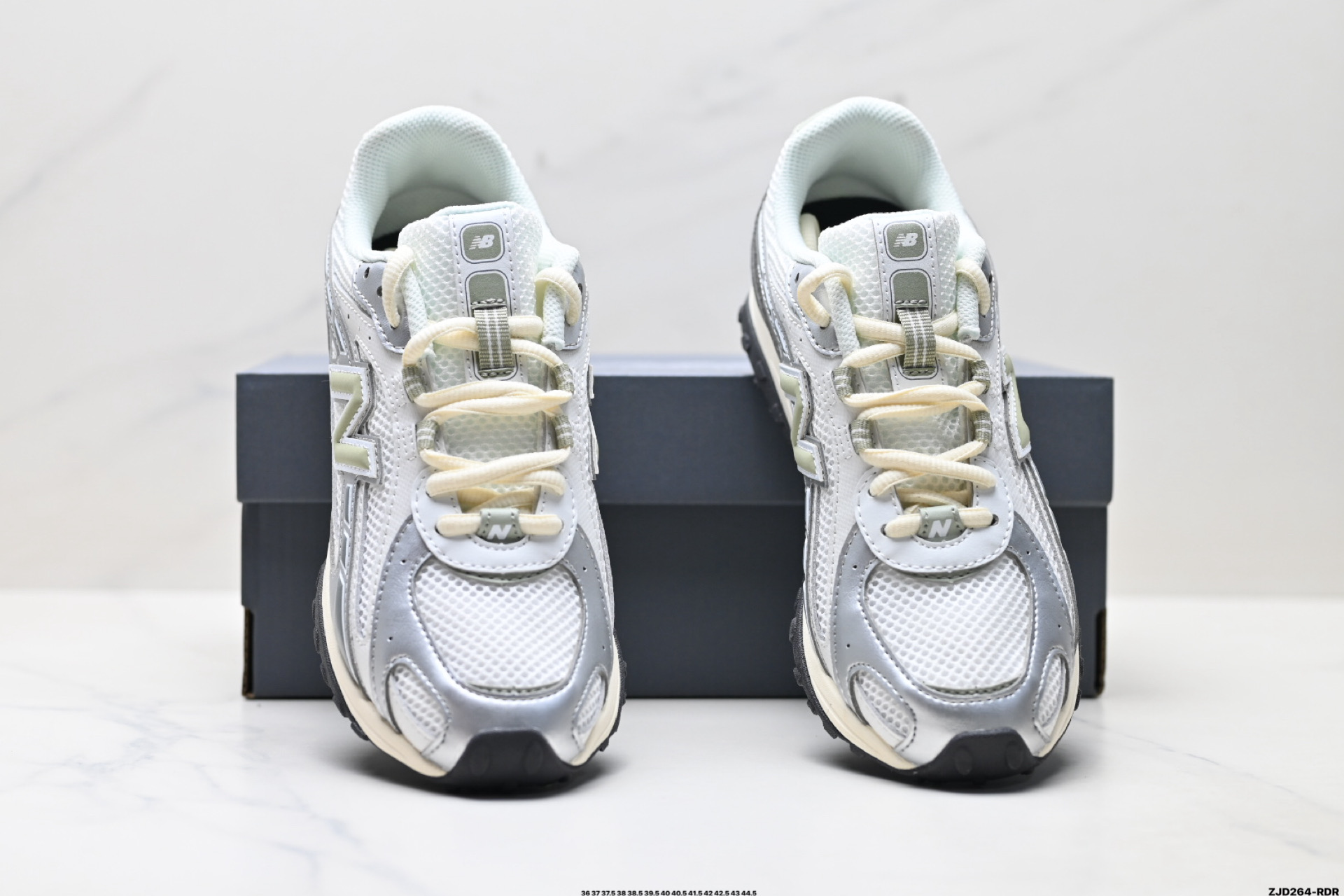 New Balance 204L系列 新百伦 薄底鞋 薄底皮质鞋带德训系 低帮 生活休闲鞋 U204LSWB