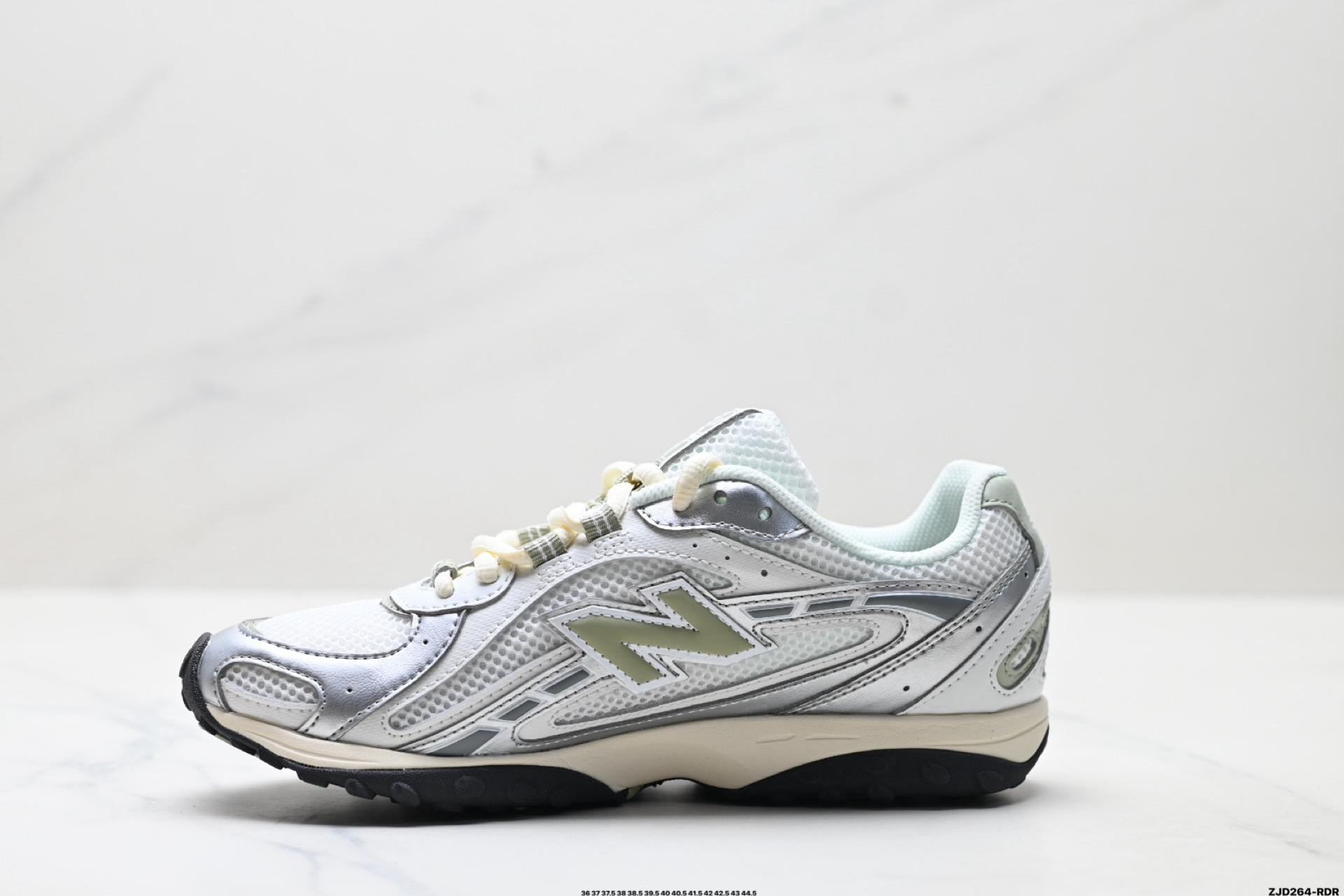 New Balance 204L系列 新百伦 薄底鞋 薄底皮质鞋带德训系 低帮 生活休闲鞋 U204LSWB