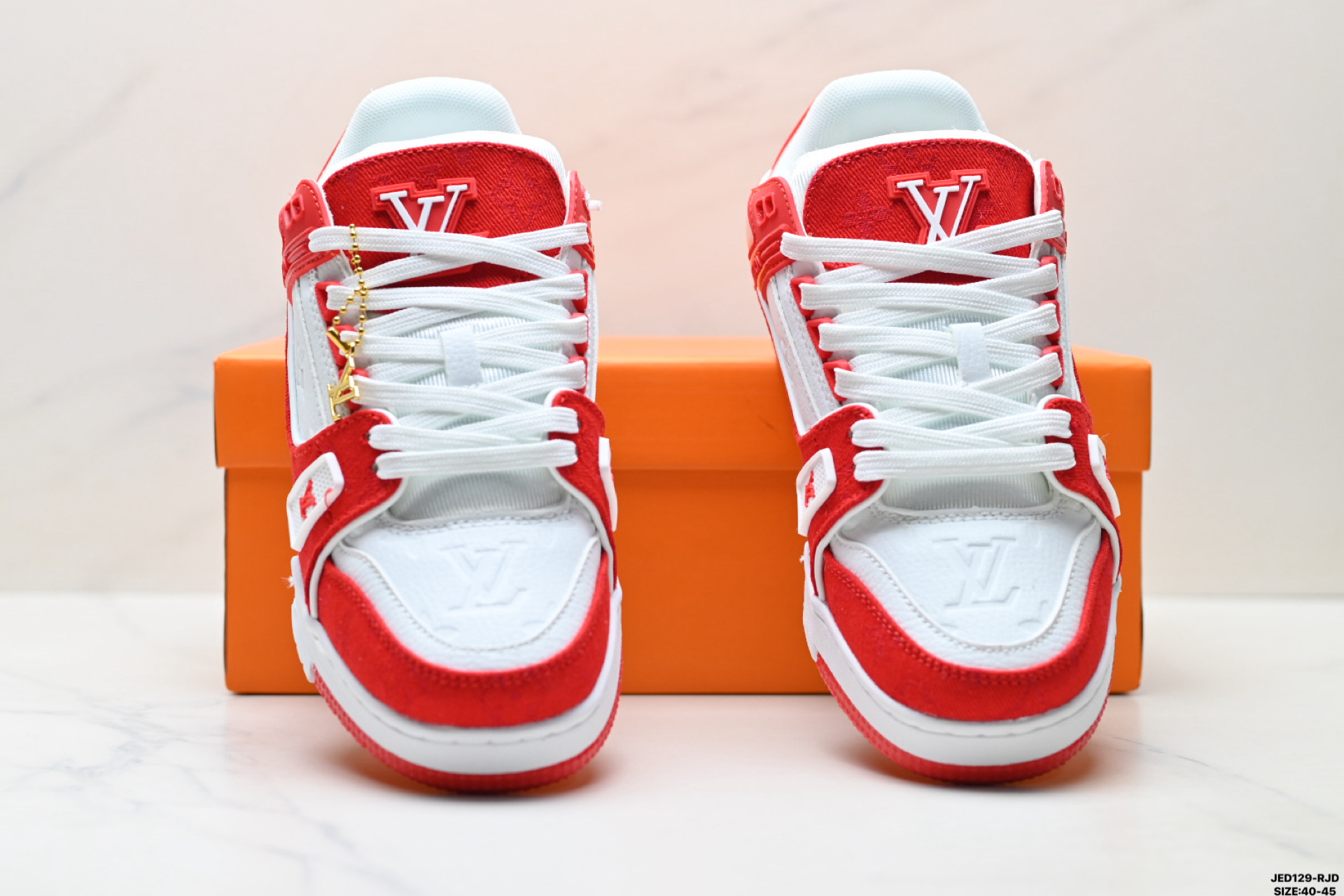 Louis Vuitton Trainer Sneaker Low - Estilo y Confort en Cada Paso 8 i1757431653651 3484 0 6