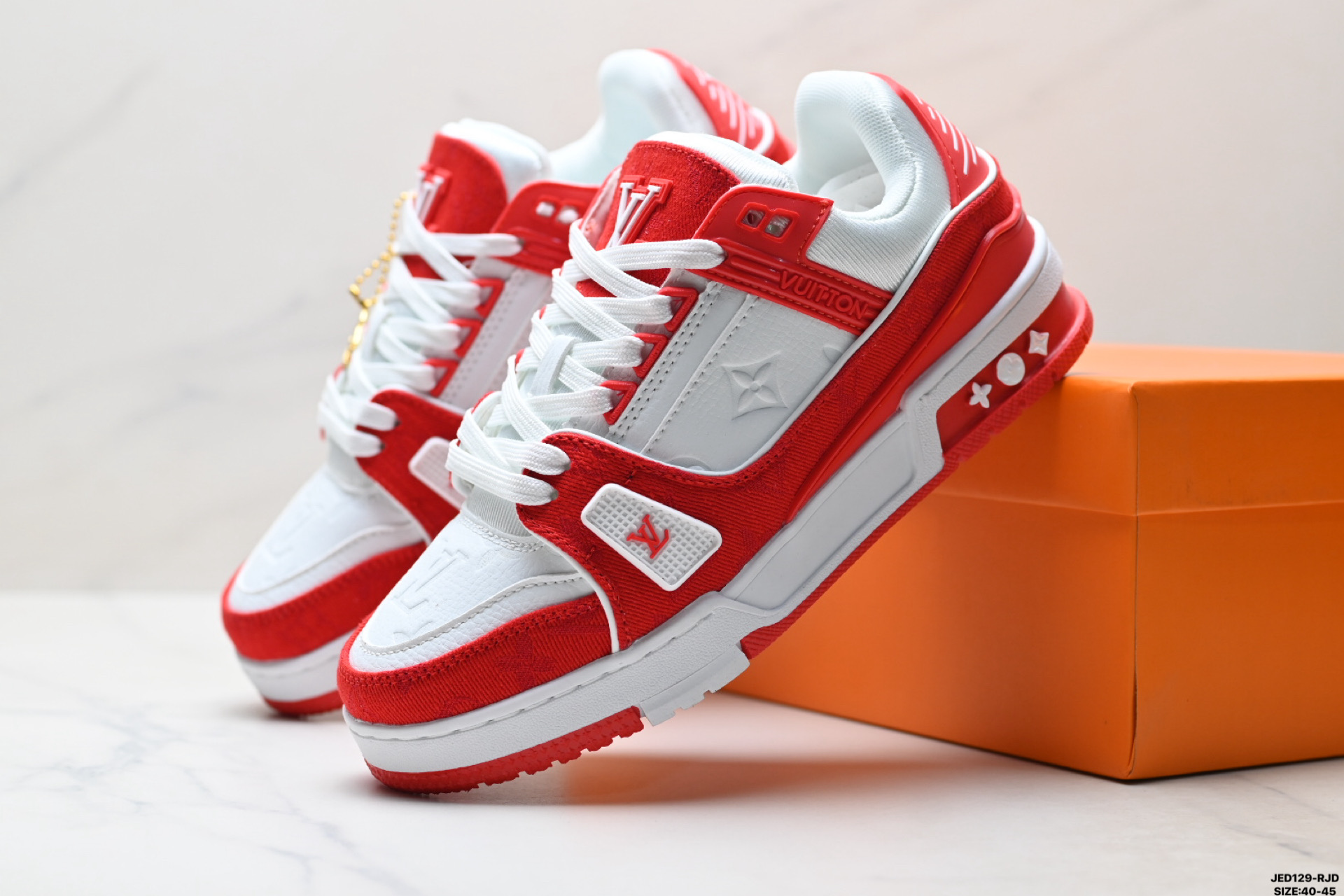 Louis Vuitton Trainer Sneaker Low - Estilo y Confort en Cada Paso 9 i1757431653651 4493 0 7