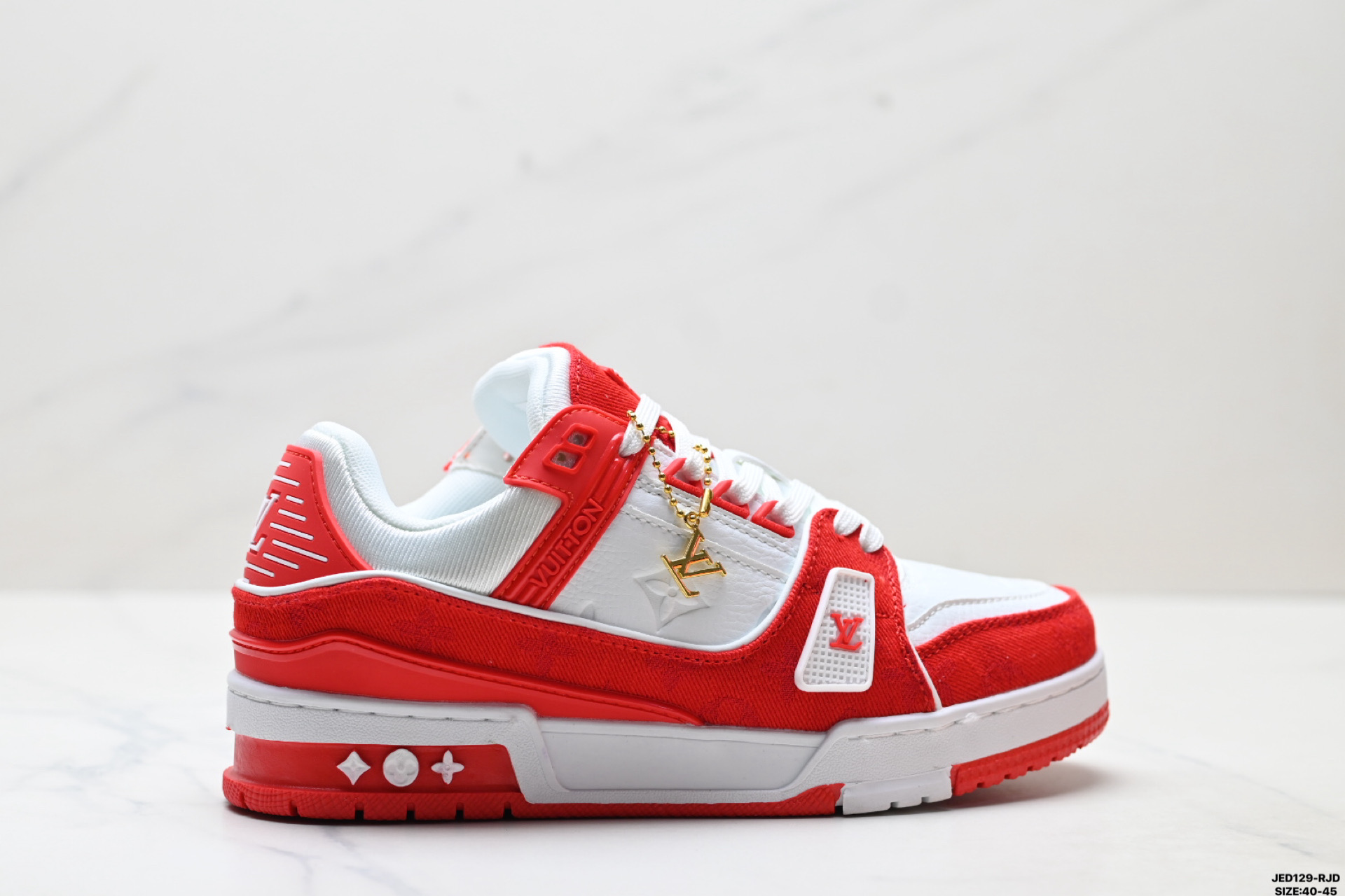 Louis Vuitton Trainer Sneaker Low - Estilo y Confort en Cada Paso 2 i1757431654250 7242 0 0