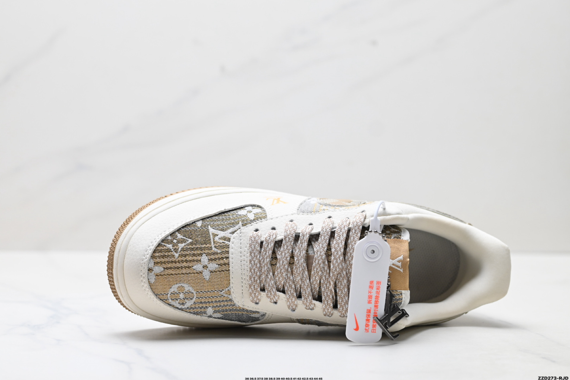 NIKE AIR FORCE 1‘07 LV8 XL1979-107