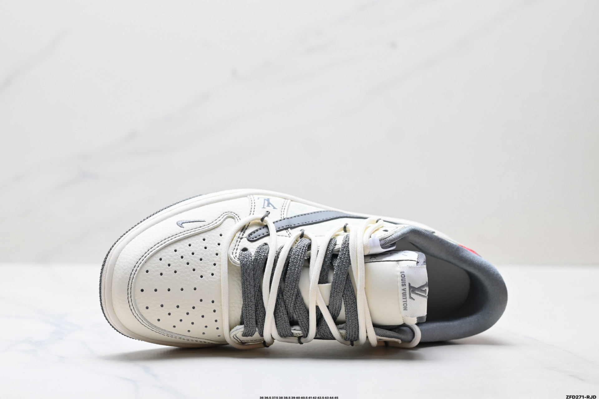 Nike Air Jordan 1 x Travis Scott AJ1倒勾 乔一倒钩 ‘DIY’定制 耐克 低帮文化篮球鞋 HT5088-605