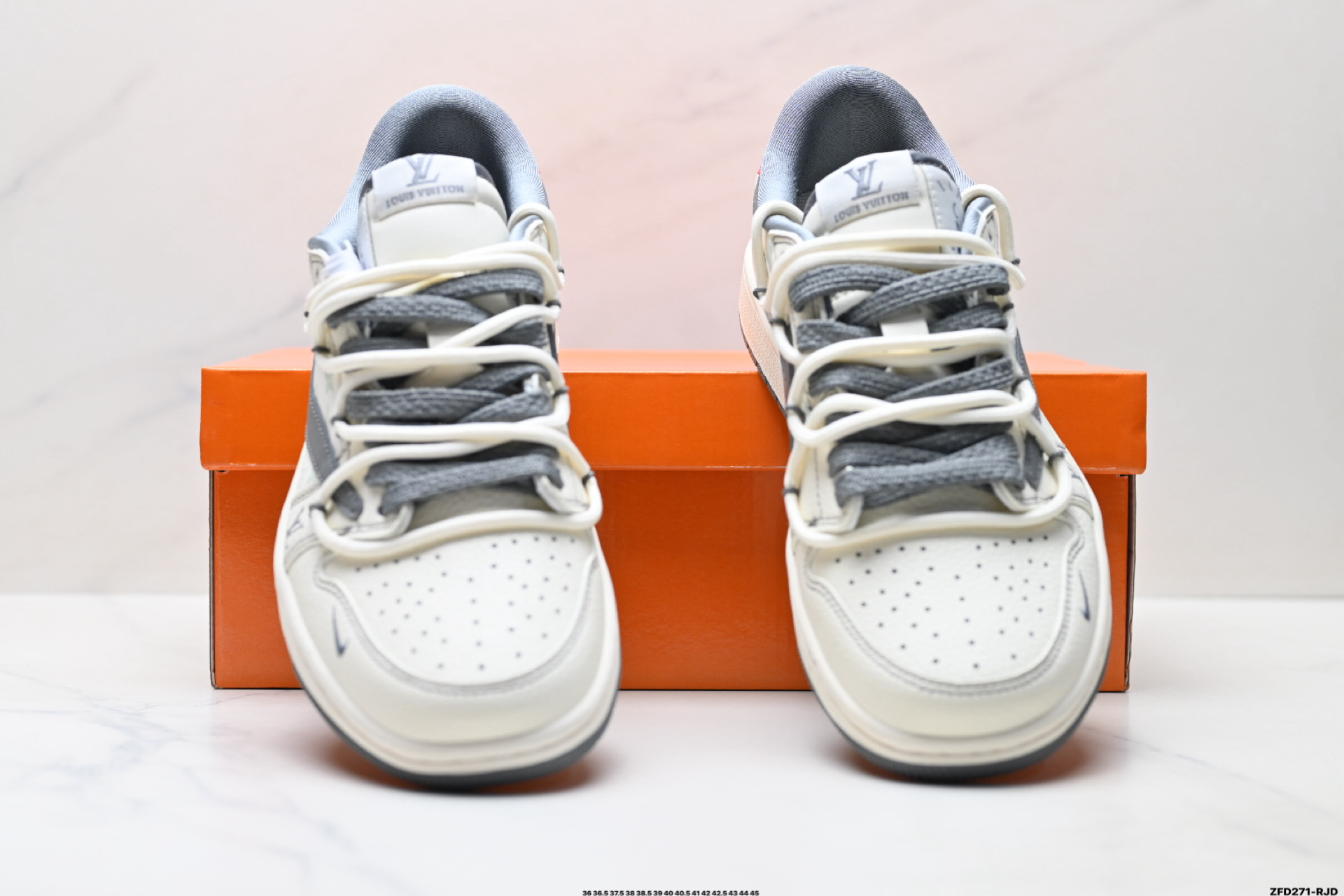 Nike Air Jordan 1 x Travis Scott AJ1倒勾 乔一倒钩 ‘DIY’定制 耐克 低帮文化篮球鞋 HT5088-605