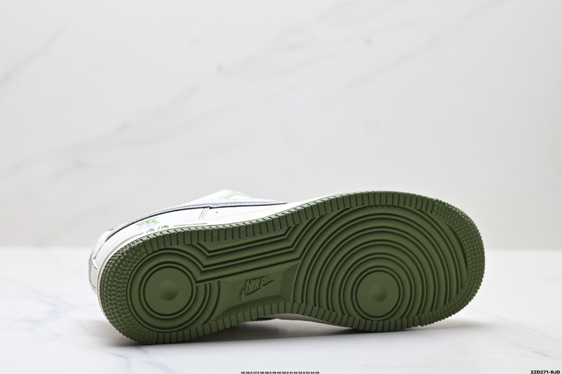 NIKE AIR FORCE 1‘07 LV8 JP8068-003