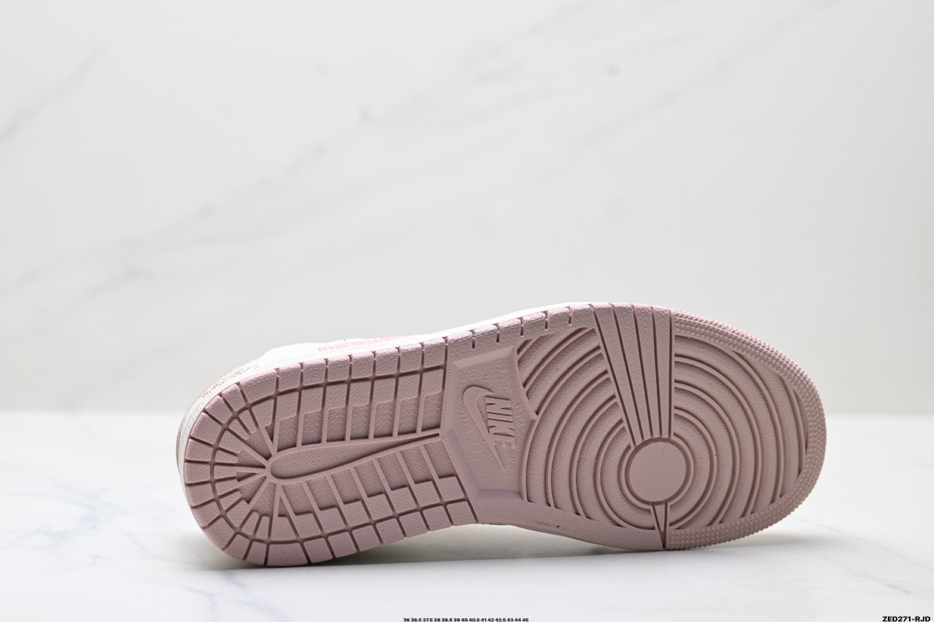 Nike Air Jordan 1 x Travis Scott AJ1倒勾 乔一倒钩 ‘DIY’定制 耐克 低帮文化篮球鞋 DZ5899-021