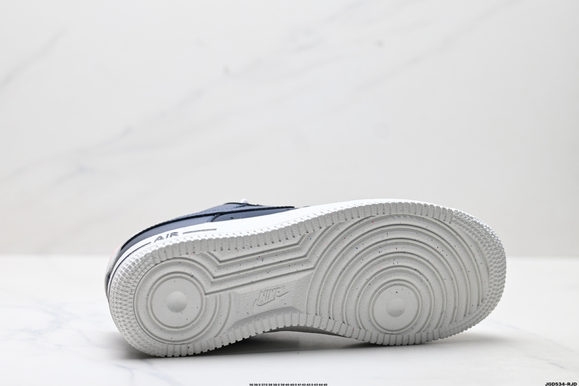 NIKE AIR FORCE 1‘07 LX DZ2708-100