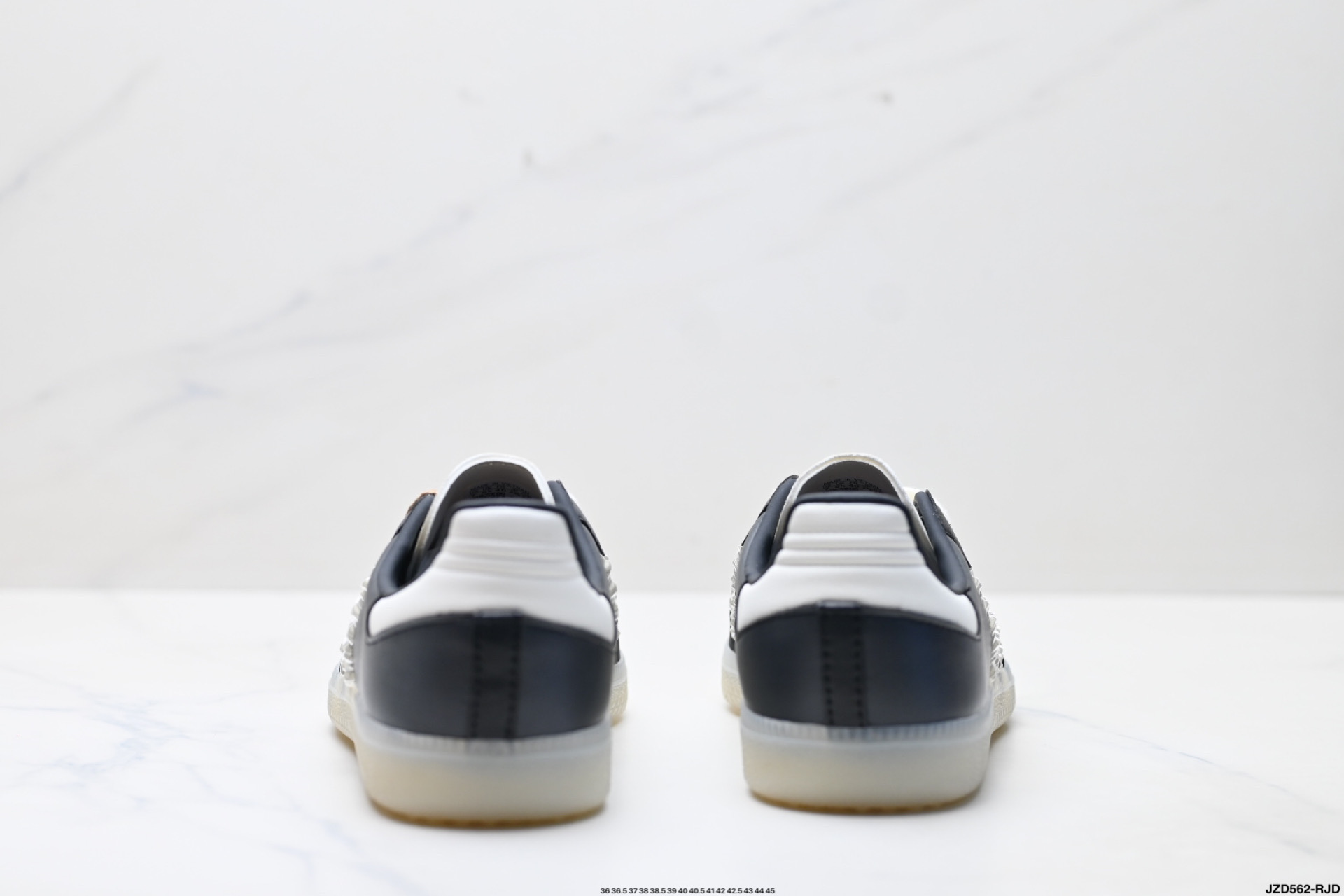 Adidas Originals Samba OG 桑巴舞系列 阿迪达斯 三叶草 绅士德训足球风百搭低帮休闲运动板鞋 JR8841