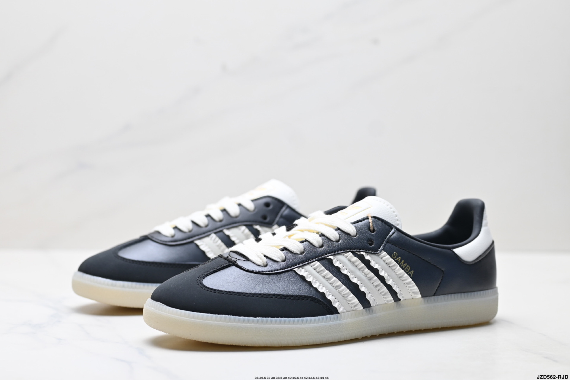 Adidas Originals Samba OG 桑巴舞系列 阿迪达斯 三叶草 绅士德训足球风百搭低帮休闲运动板鞋 JR8841