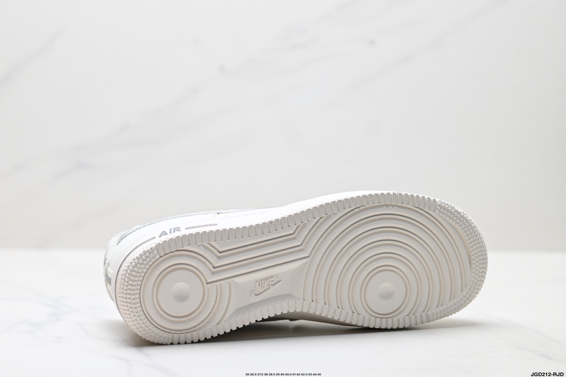 NIKE AIR FORCE 1‘07 WB IB7677-101