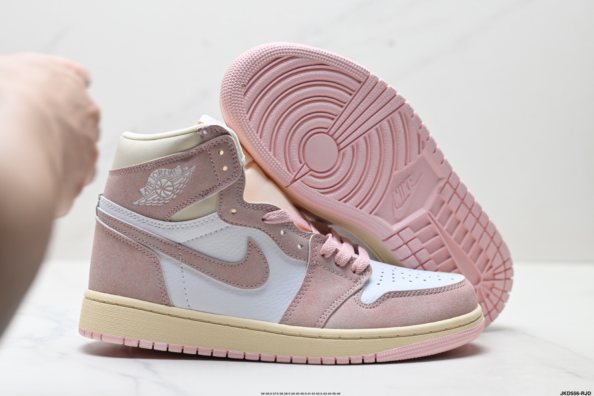 Nike Air Jordan 1 Retro High: Estilo Clásico y Comodidad Superior 6 i1757434948728 3292 0 4