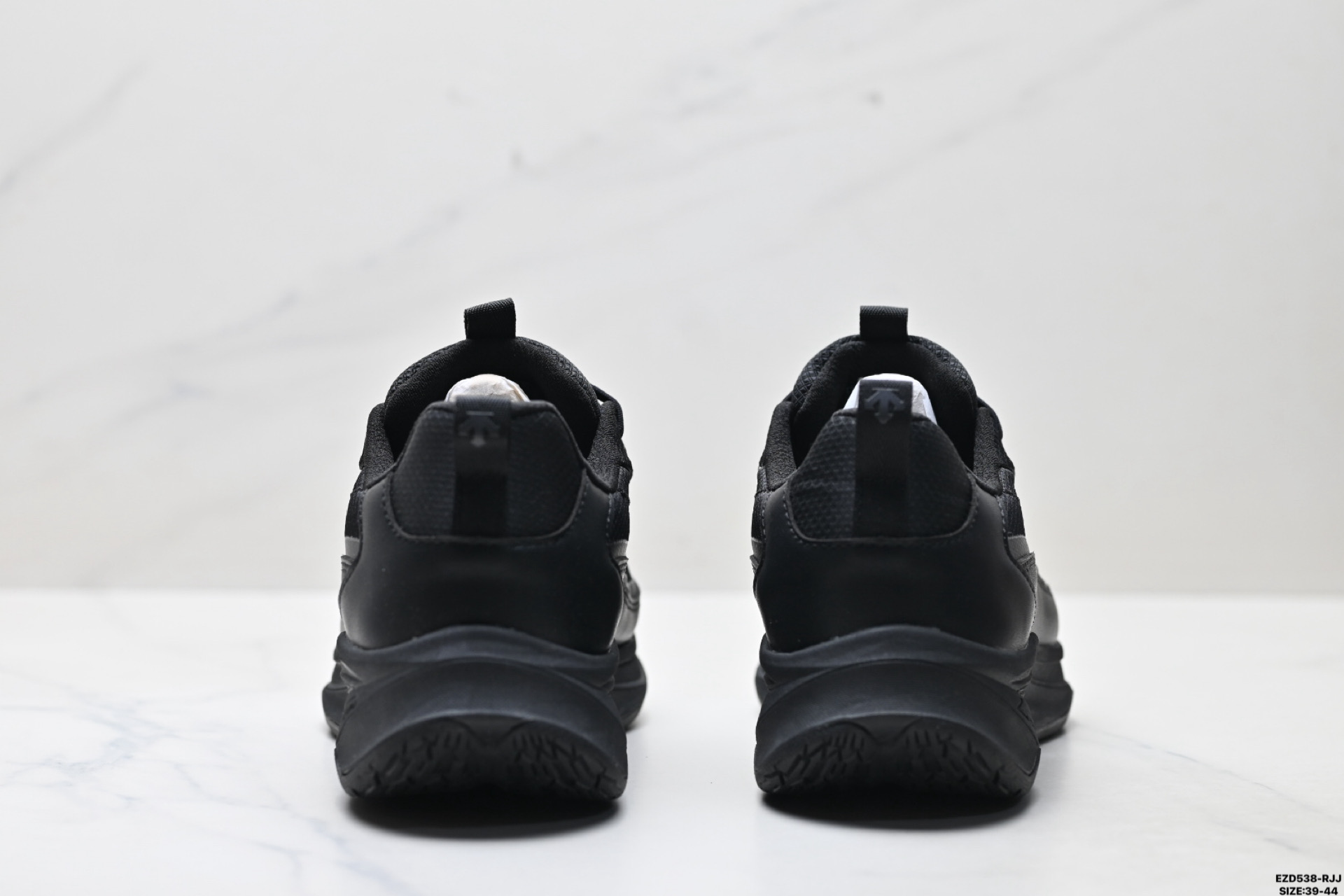 纯原迪桑特DESCENTE ENERZITE LAVITATE 2.0 KNIT 时尚防滑 低帮跑步鞋 D4431RRN23