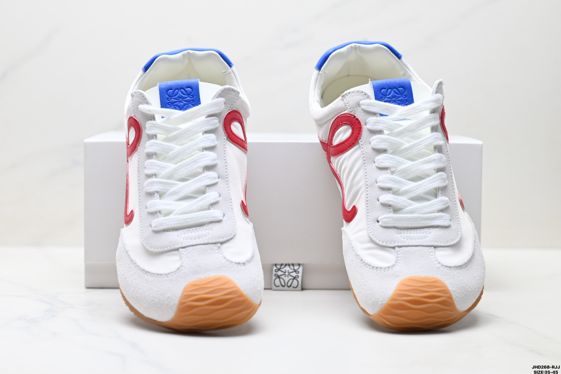 💰170
公司级✅Loewe Ballet Runner 2.0 罗意威 Sneakers系列阿甘复古风德训薄底百搭休闲运动鞋
广东纯原大厂出品 不对称鞋头设计 袜状内部结构 轻盈橡胶外底延伸至鞋头 后跟标签饰有注塑橡胶 LOEWE 标志
MAX推荐版本 升级原楦型开发纸版 全手工拉帮工艺成型 采用反绒牛皮革拼接头层皮饰片 鞋面材质 鞋身原装高密度防刮尼龙面料 极好柔软效果 双层乳胶缓震鞋垫 外部搭配轻量 EVA缓震组合橡胶防滑片装外底
尺码:35-45
ID:JHD268-RJJ