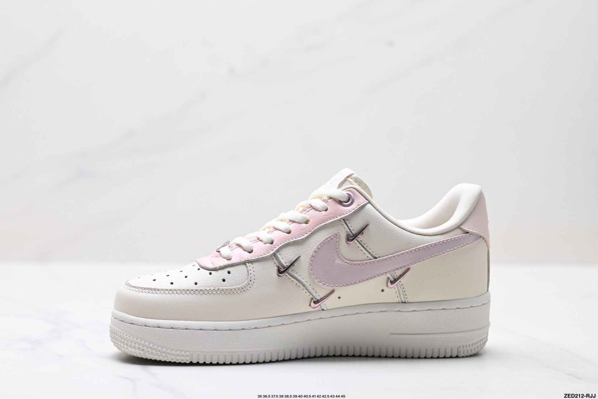 NIKE AIR FORCE 1‘07 FV8110-182