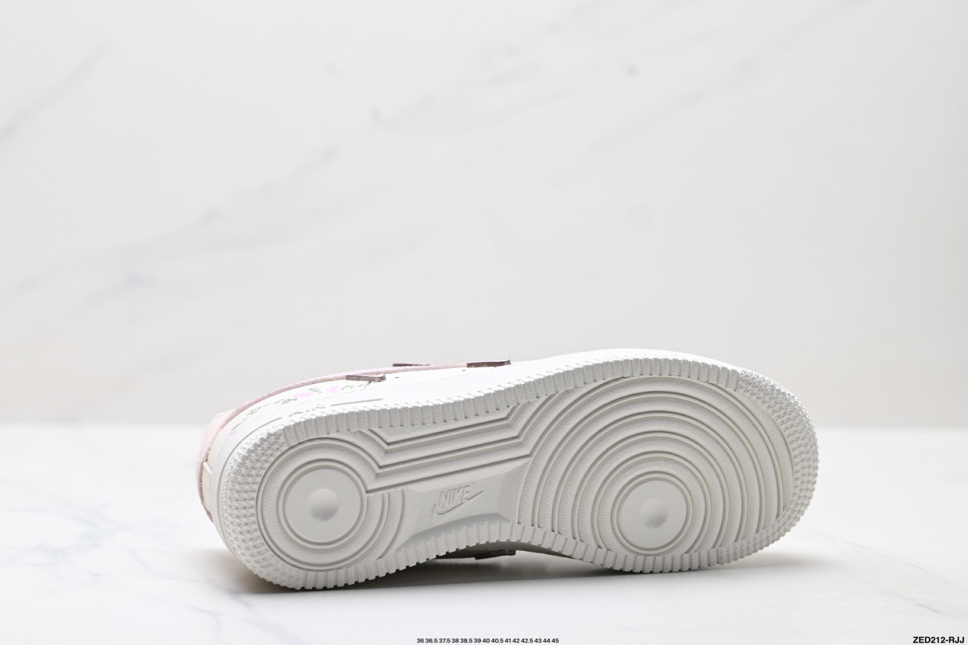 NIKE AIR FORCE 1‘07 FV8110-182