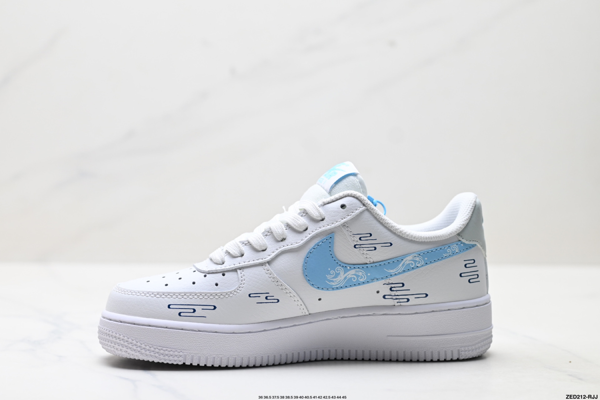 NIKE AIR FORCE 1‘07 HF0022-010